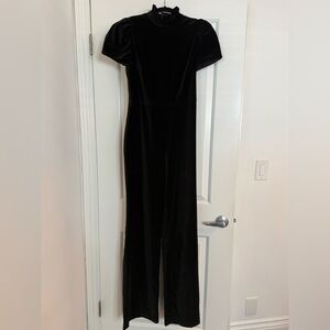 Alice + Olivia Black Velvet Jumpsuit Size 4